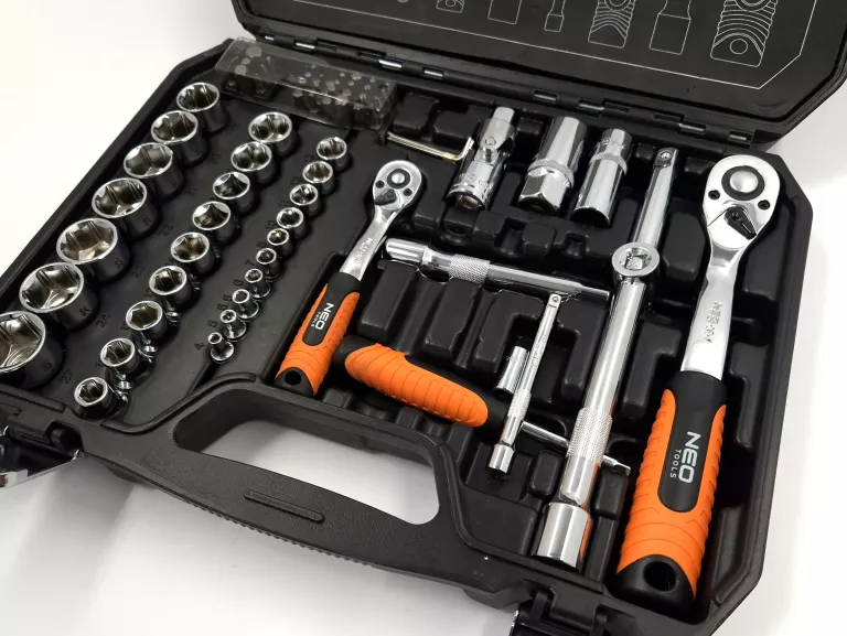 NEO TOOLS KLUCZE NASADOWE 1/2" 1/4" ZESTAW NARZĘDZI 73 EL.