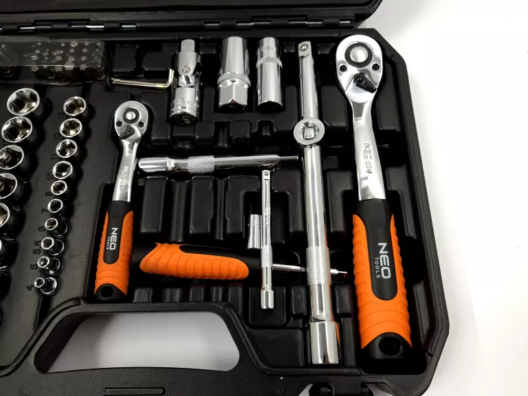 NEO TOOLS KLUCZE NASADOWE 1/2" 1/4" ZESTAW NARZĘDZI 73 EL.