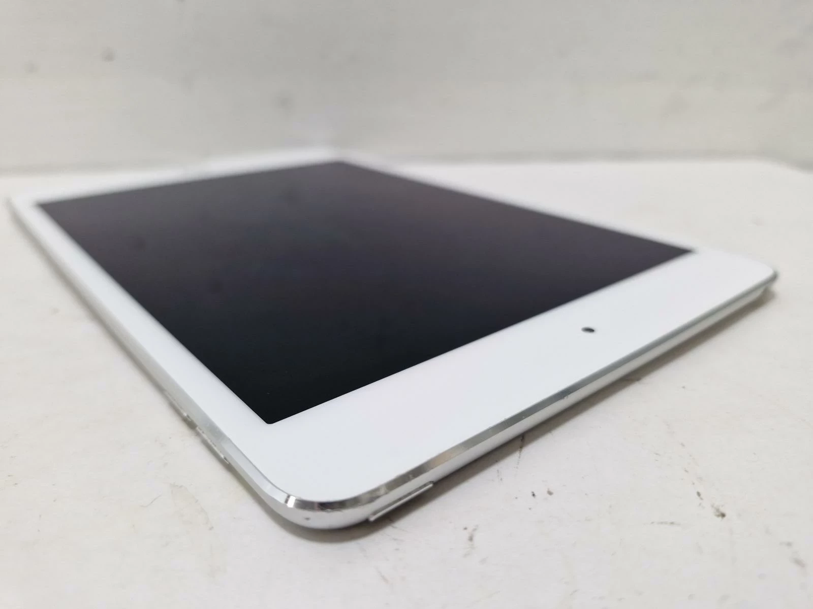 tablet-apple-ipad-mini-4-128gb-ladowarka-transmisja-danych-217-512