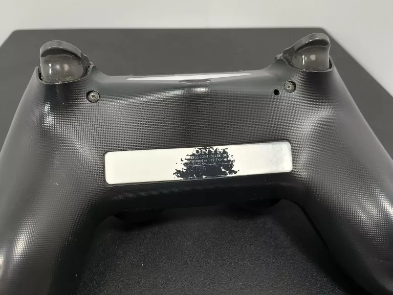 KONSOLA PS4 PRO CUH-7016B CZARNA ZASILACZ + PAD