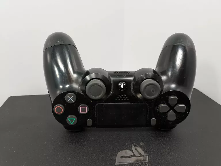 KONSOLA PS4 PRO CUH-7016B CZARNA ZASILACZ + PAD