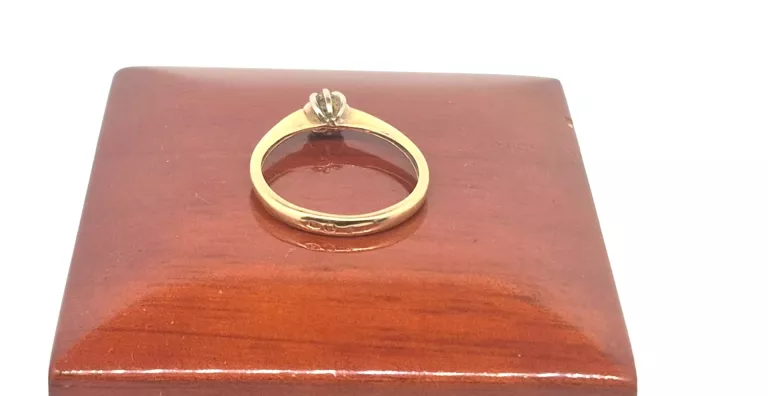 zloty-pierscionek-585-kamien-17088-128