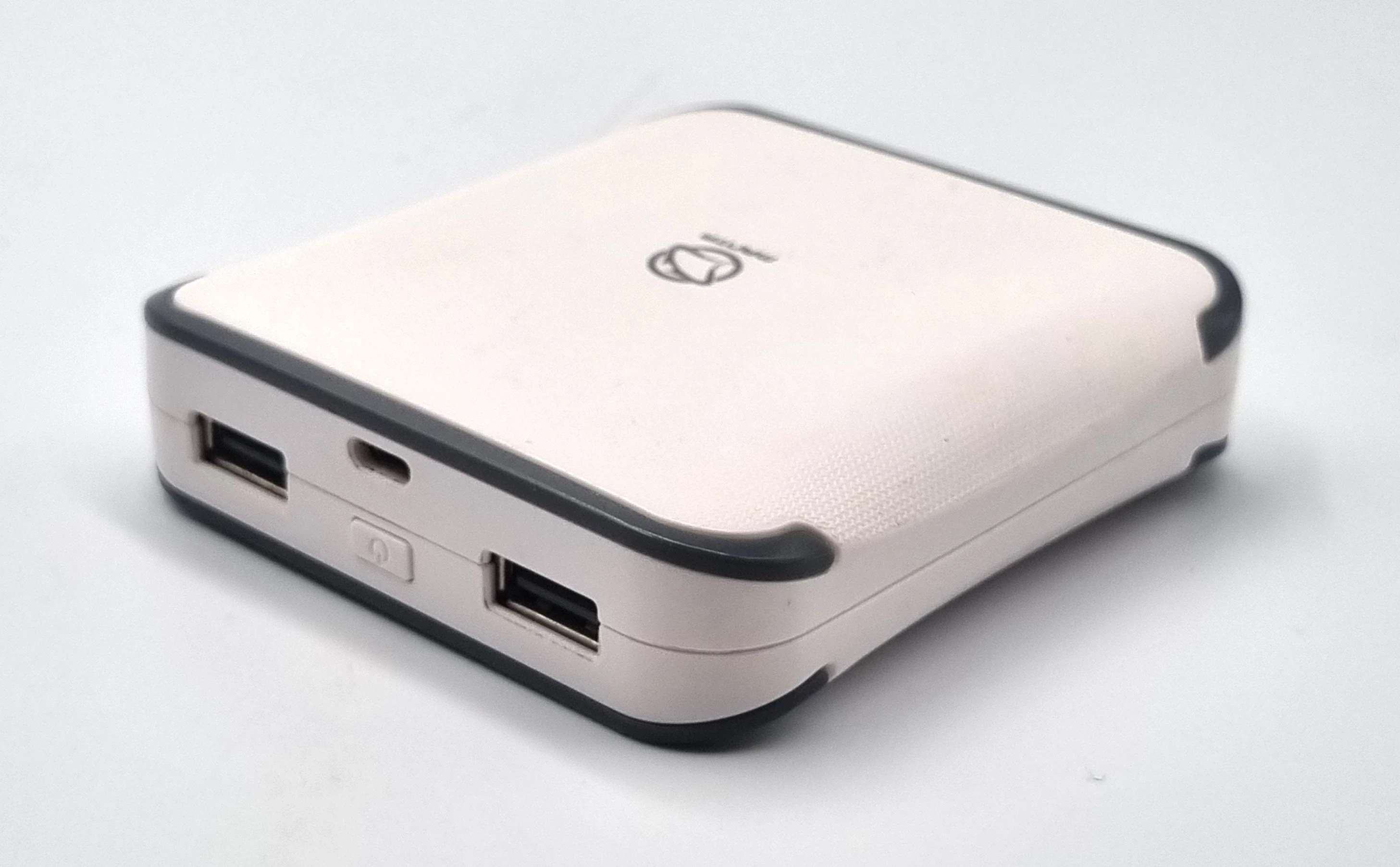 powerbank-manta-7000mah-bialy-kod-producenta-mpb004-power-bank-7000-mah