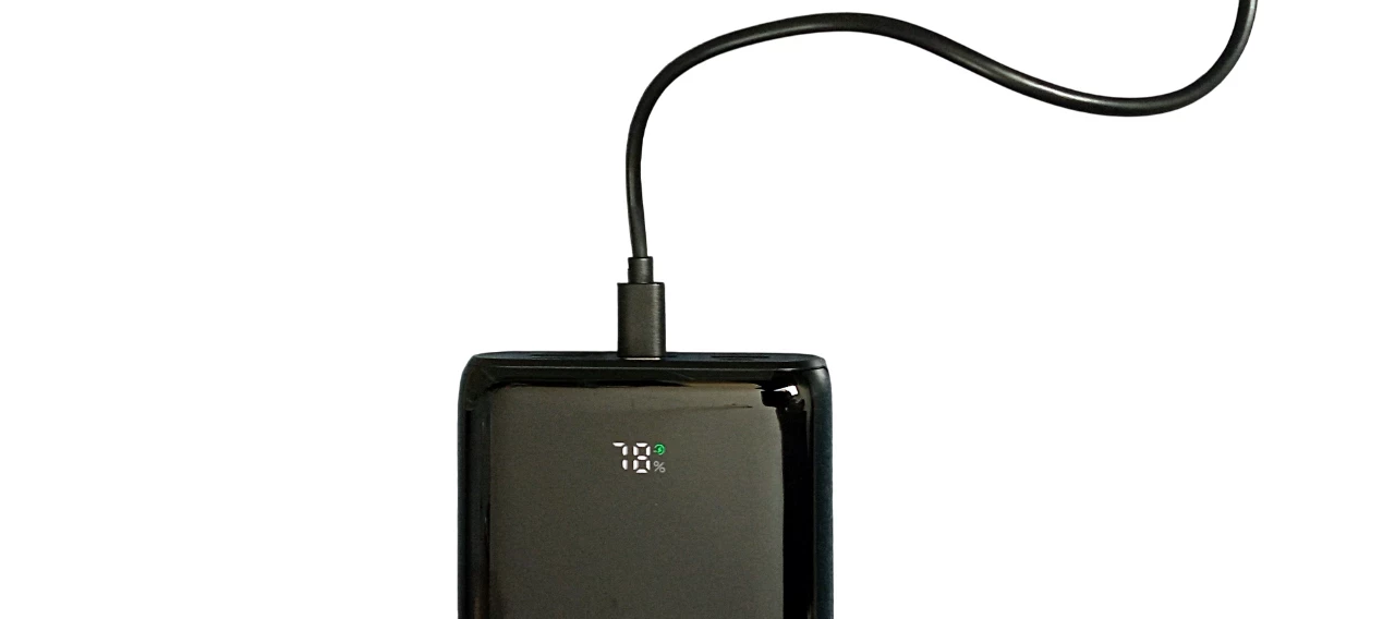 powerbank-viuisi-g3015-30000-mah-225-w-zlacza-210270-4