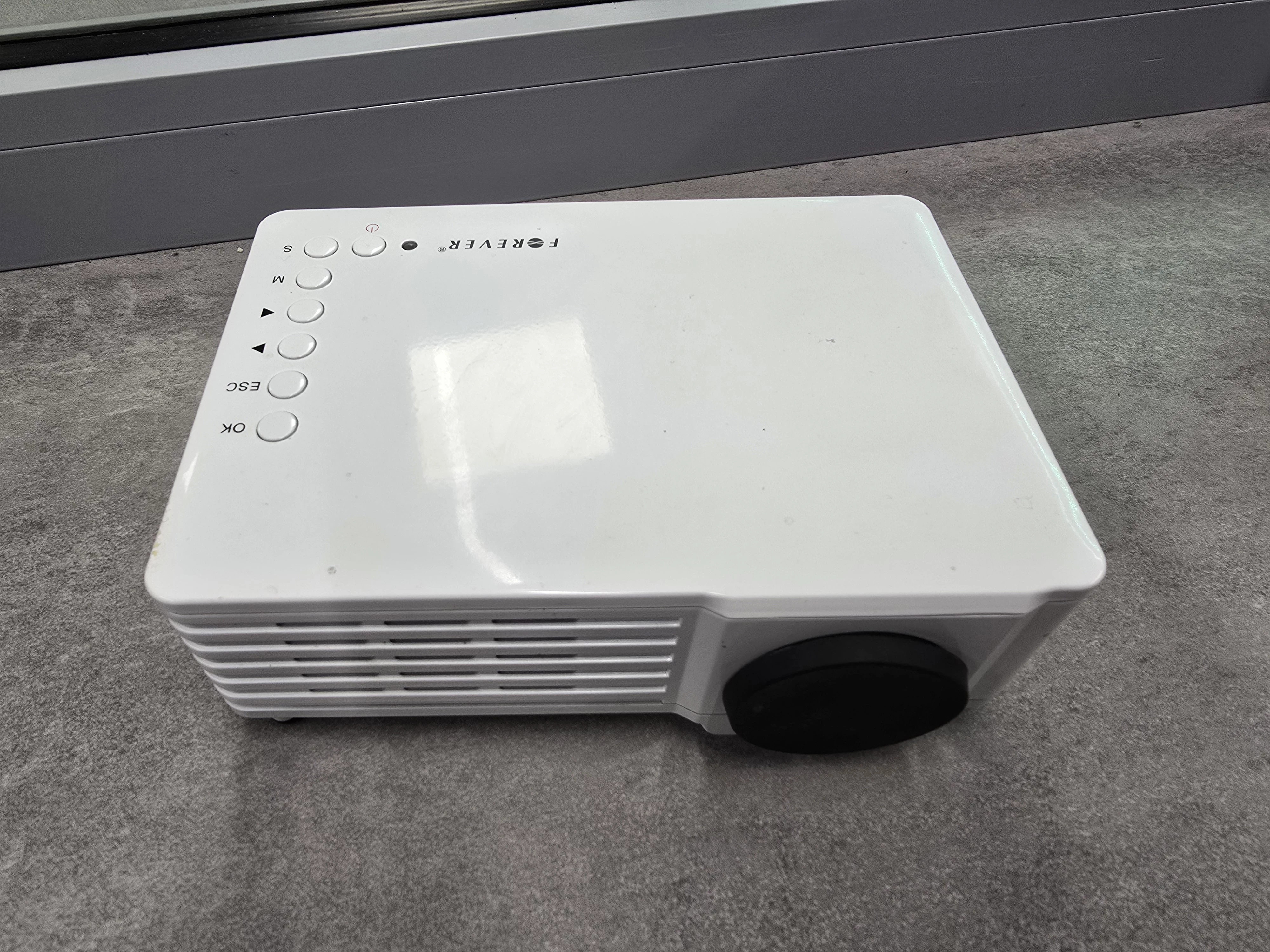 projektor-forever-mlp-30-jasnosc-lampy-ansi-400