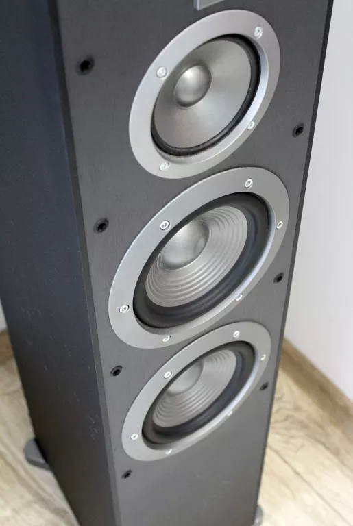 kolumny-podlogowe-jbl-es80-czterodrozne-czarne-100w-srednica-glosnika-wysokotonowego-25