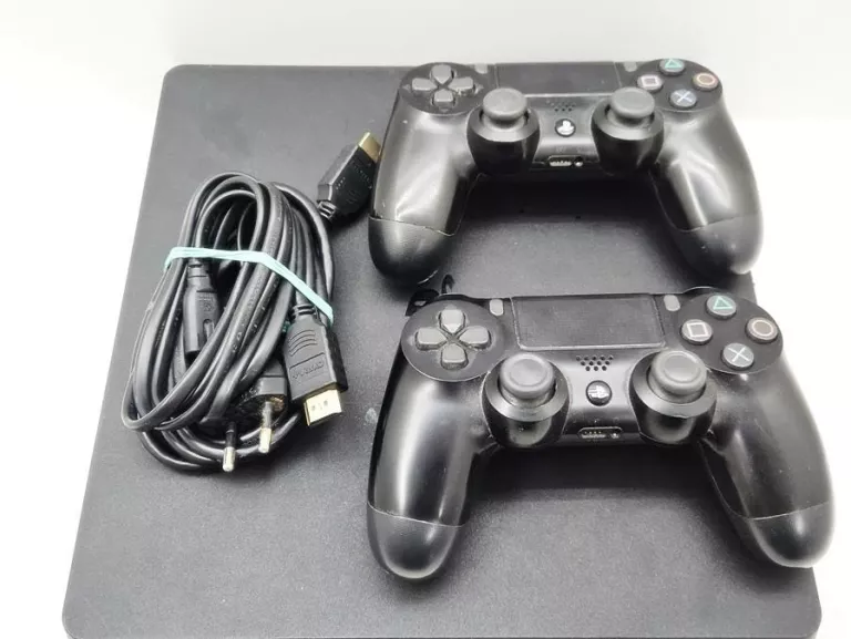 KONSOLA PS4 1TB+2 PADY+OKABLOWANIE
