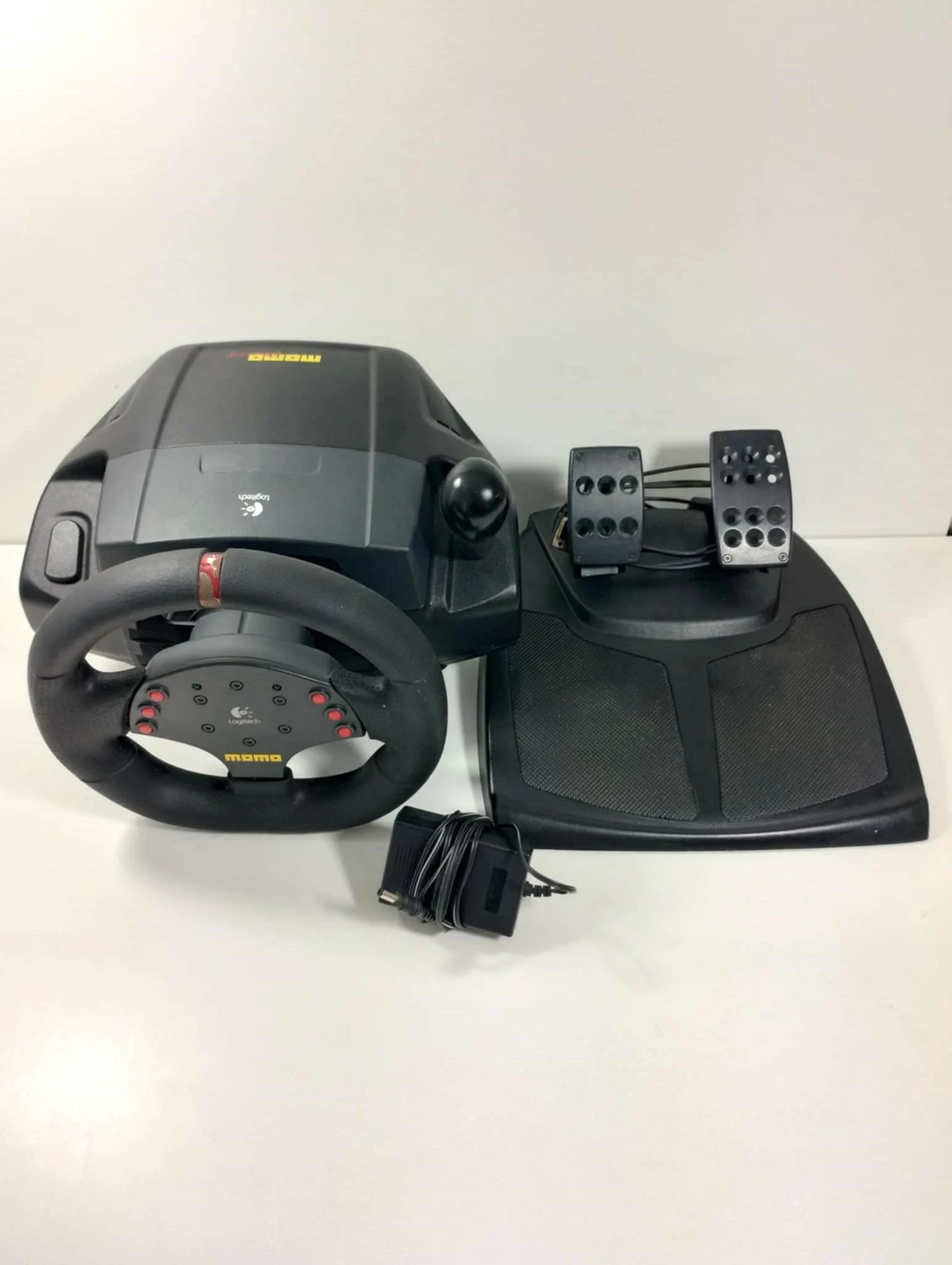 kierownica-pc-logitech-momo-racing-force-pedaly-bohaterow-warszawy-61-mysliborz