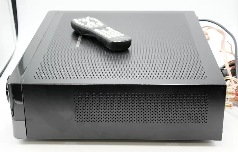 AMPLITUNER HARMAN KARDON HK980 WZMACNIACZ DWUKANAŁOWY AUDIO