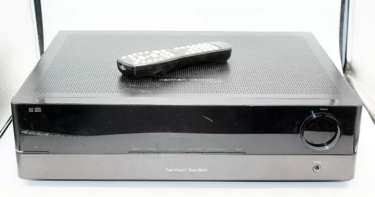 AMPLITUNER HARMAN KARDON HK980 WZMACNIACZ DWUKANAŁOWY AUDIO