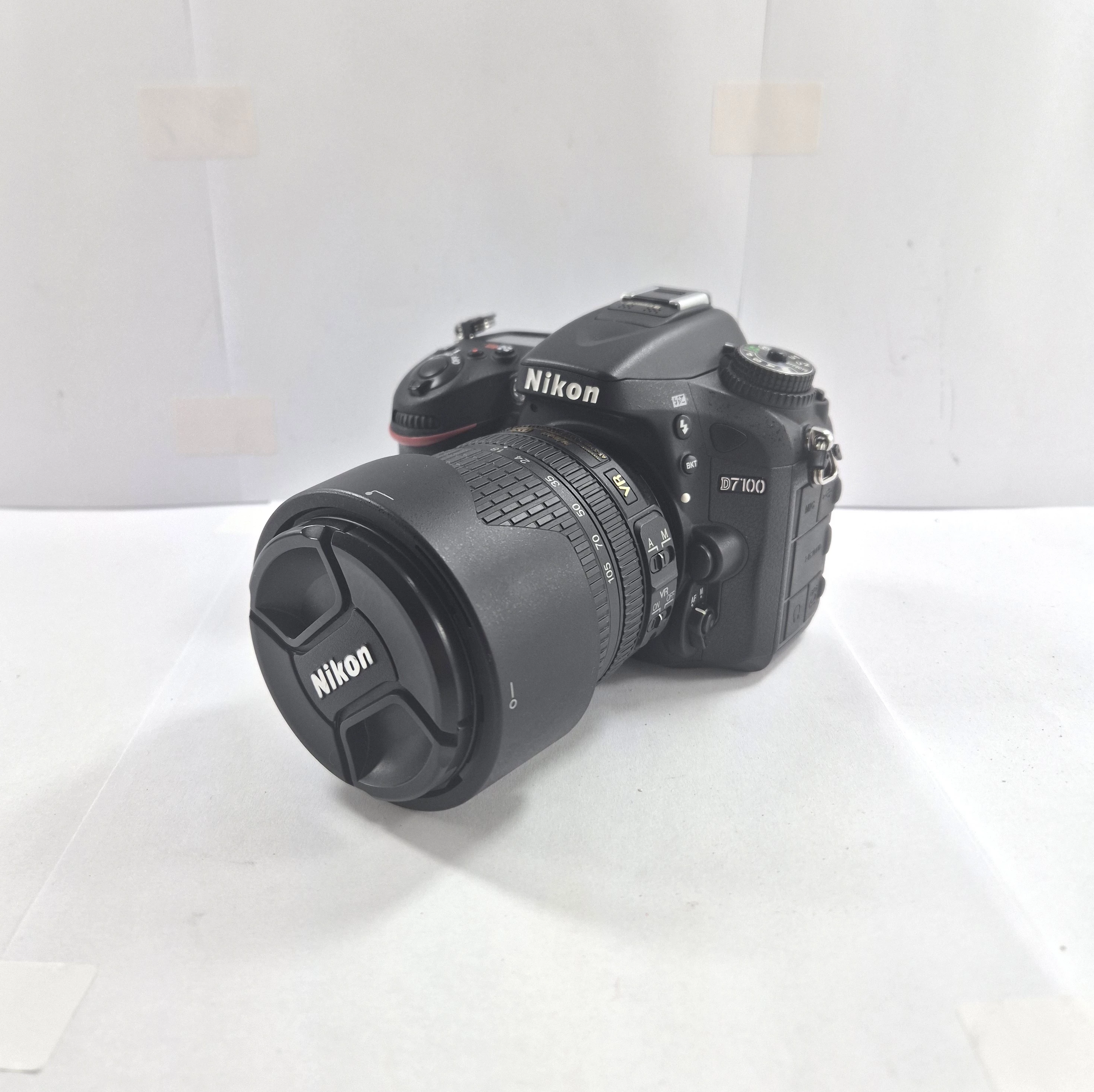 lustrzanka-nikon-d7100-korpus-obiektyw-18-105-vr-przebieg-9436-ean-gtin-0018208945146