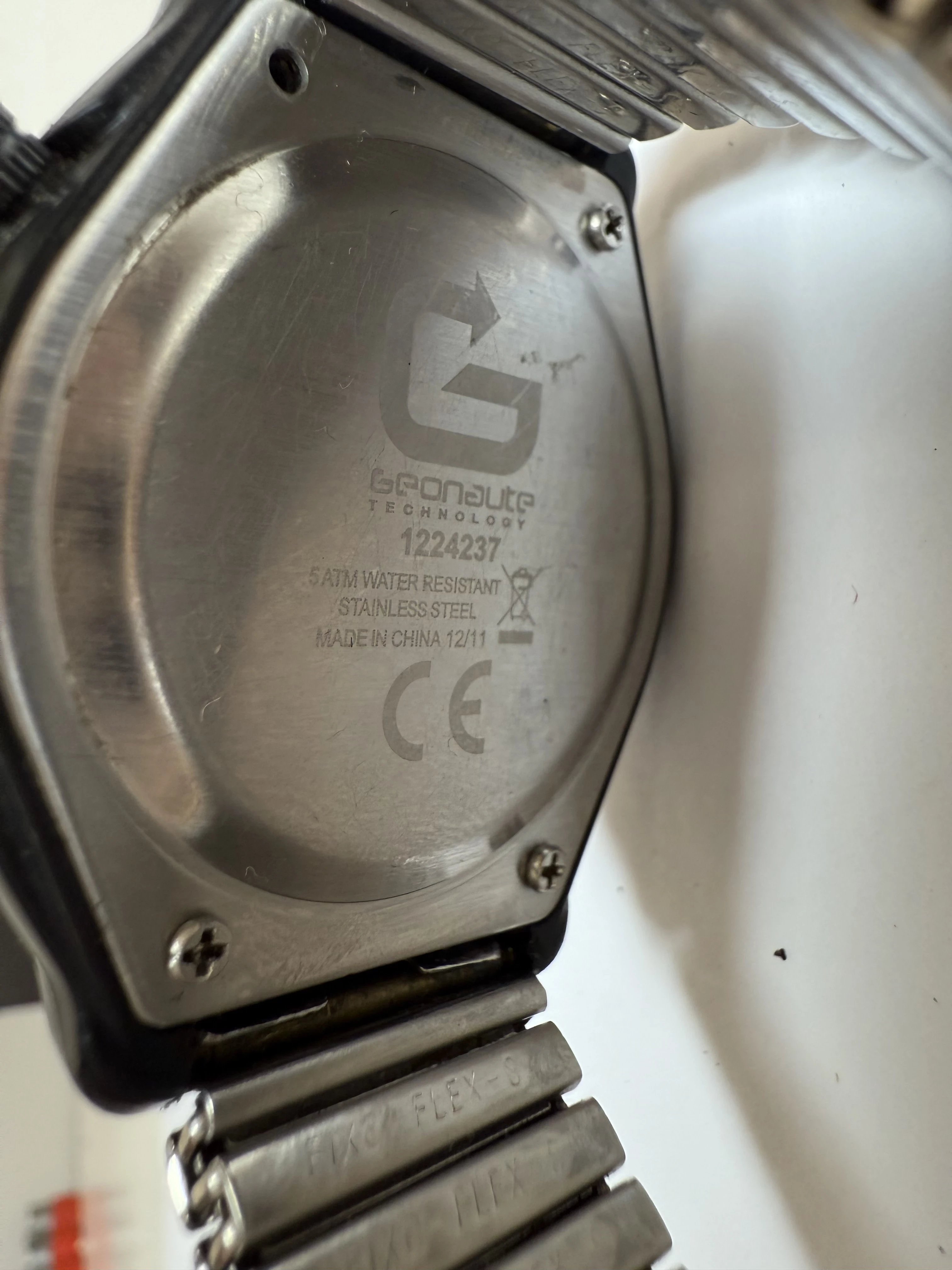 zegarek-geonaute-5atm-122437-mechanizm-18738-1