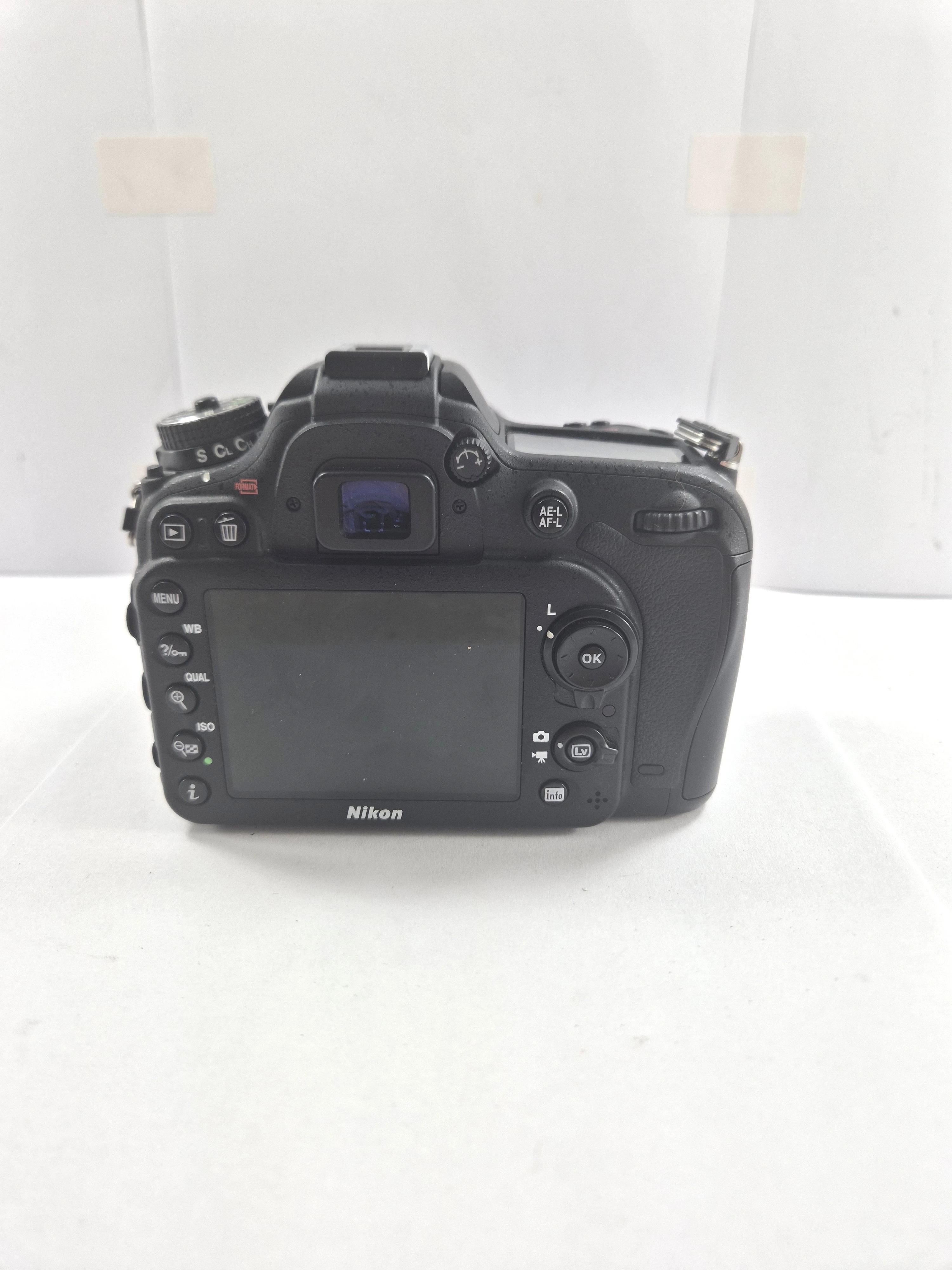 lustrzanka-nikon-d7100-korpus-obiektyw-18-105-vr-przebieg-9436-stan-11323-2