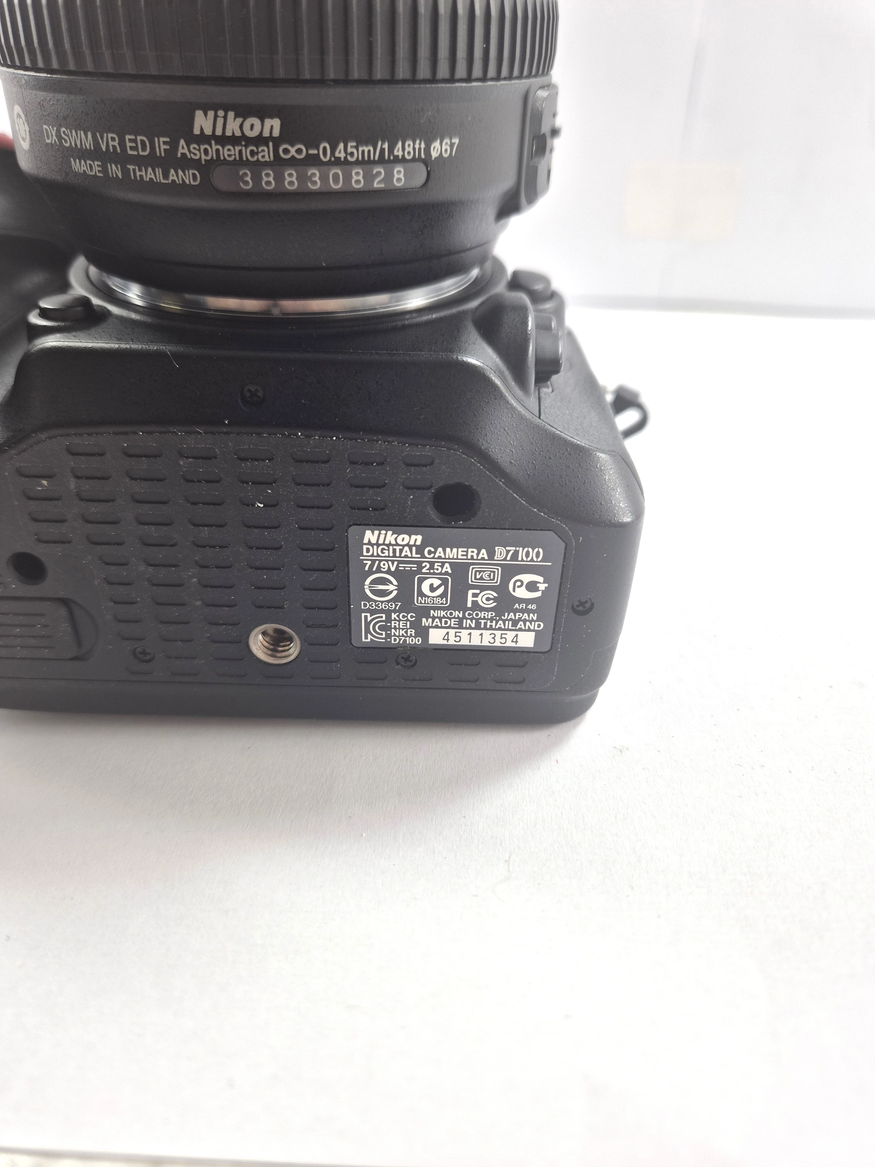 lustrzanka-nikon-d7100-korpus-obiektyw-18-105-vr-przebieg-9436-w-zestawie-814-2