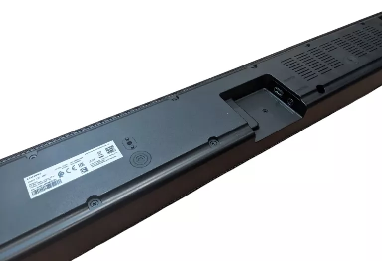 SOUNDBAR SAMSUNG HW-Q600A Z SUBWOOFEREM I PILOTEM