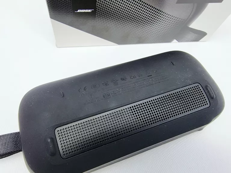 GŁOŚNIK PRZENOŚNY BOSE SOUNDLINK FLEX CZARNY 30 W