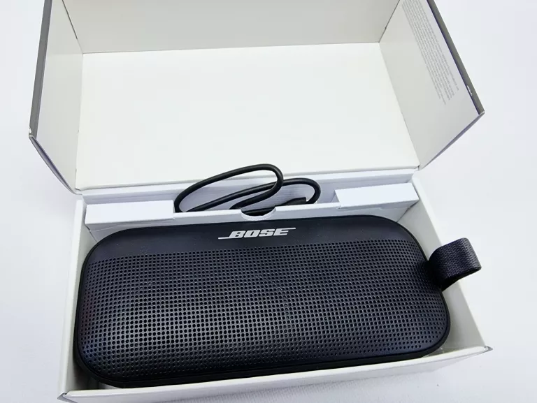 GŁOŚNIK PRZENOŚNY BOSE SOUNDLINK FLEX CZARNY 30 W