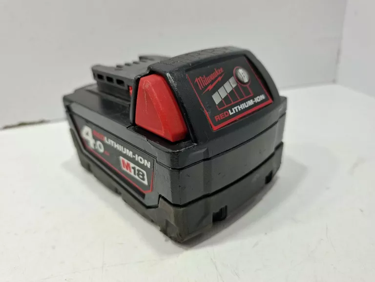 AKUMULATOR M18 4 AH