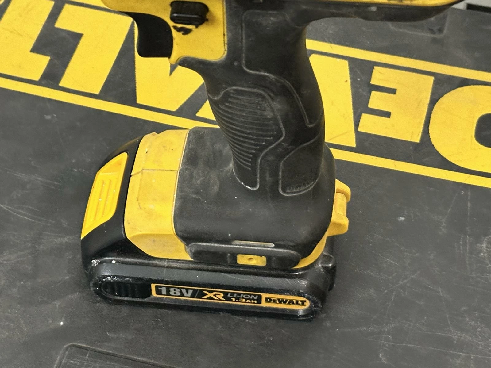 wkretarka-dewalt-dcd776-walizka-rodzaj-silnika-204657-221321