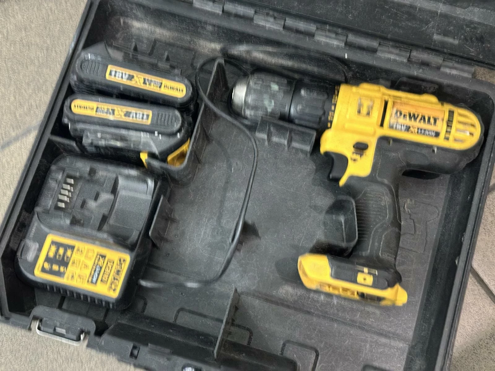 wkretarka-dewalt-dcd776-walizka-stary-rynek-9-sroda-wlkp