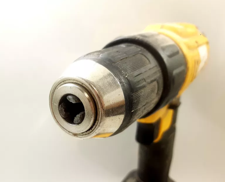 WKRĘTARKA AKUMULATOROWA DEWALT DCD776