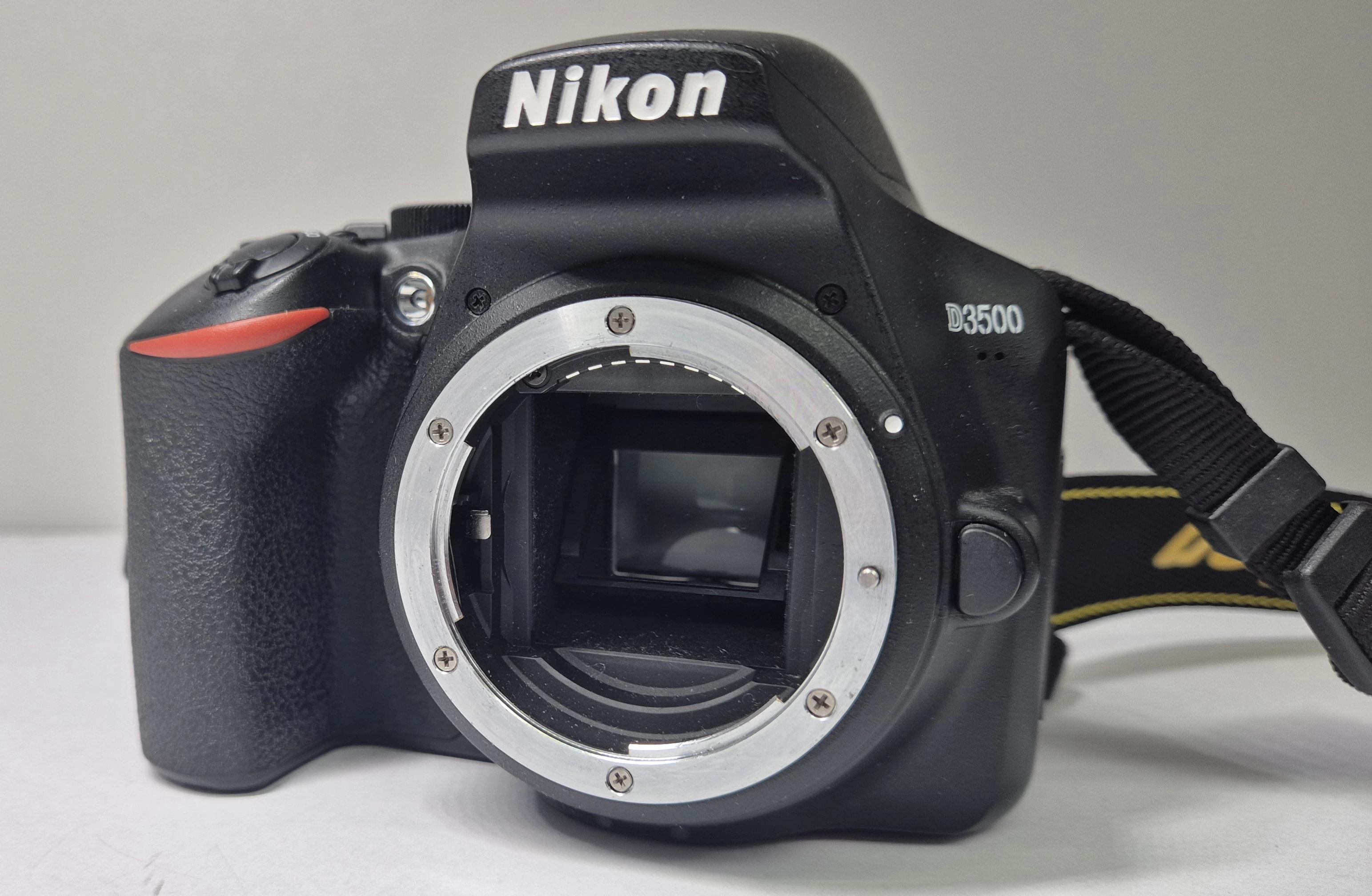 aparat-nikon-d3500obiektyw-nikon-nikkor-50-mm-f18-g-af-s-zestaw-marka-248811-1939856