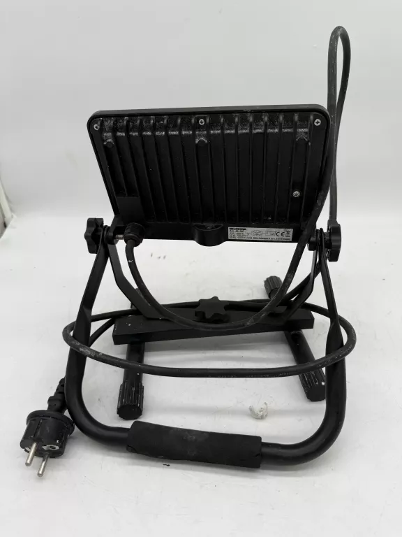 NASWIETLACZ LED 4000K BILTEMA LAMPA LED