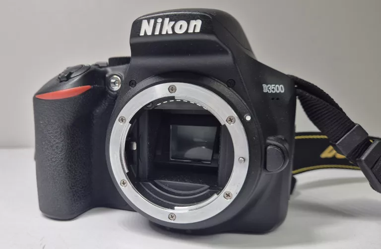 aparat-nikon-d3500obiektyw-nikon-nikkor-50-mm-f18-g-af-s-zestaw-marka-248811-1939856