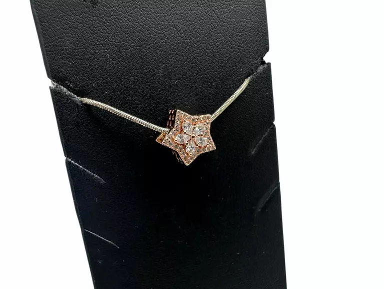 ŚLICZNY CHARMS POZŁACANA GWIAZDA PR 925