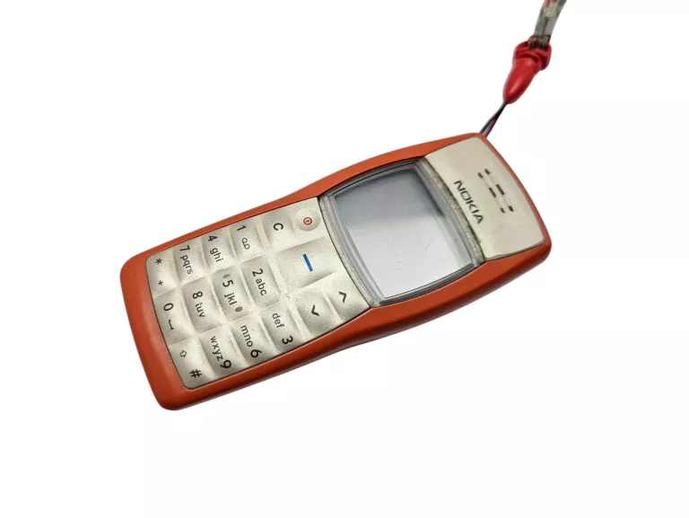 klasyk-telefon-nokia-1100-ladowarka-zadbany-opis-przekatna-ekranu-160