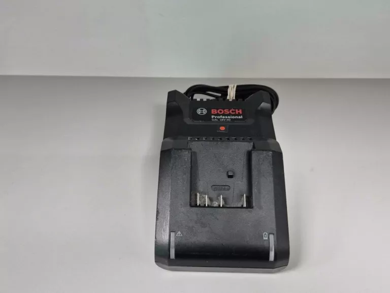 ŁADOWARKA DO AKUMULATORÓW BOSCH GAL 18V-40