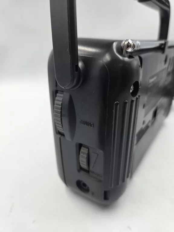 RADIO SIECIOWO-BATERYJNE AM, FM PANASONIC RF-544