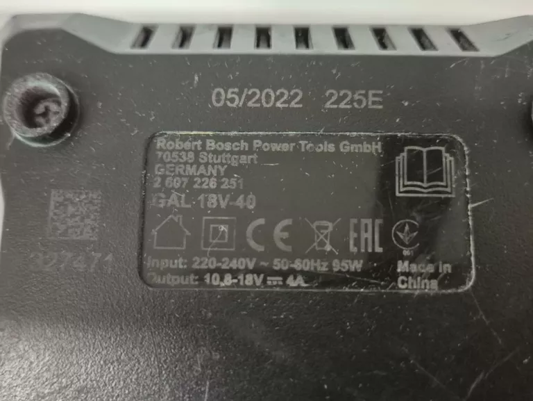 ŁADOWARKA DO AKUMULATORÓW BOSCH GAL 18V-40
