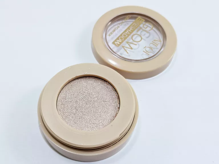 CIEŃ DO POWIEK NIUQI GLOW 04