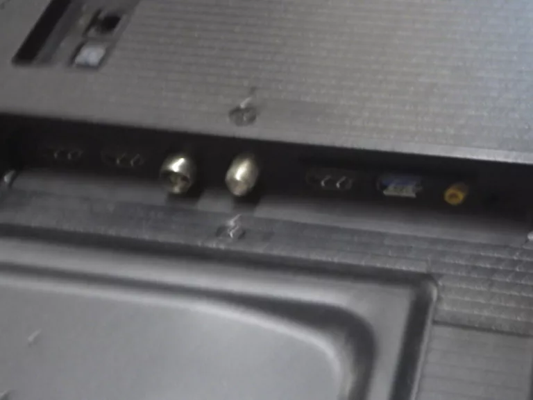 telewizor-tcl-50p735-komplet-format-hd-129294-1