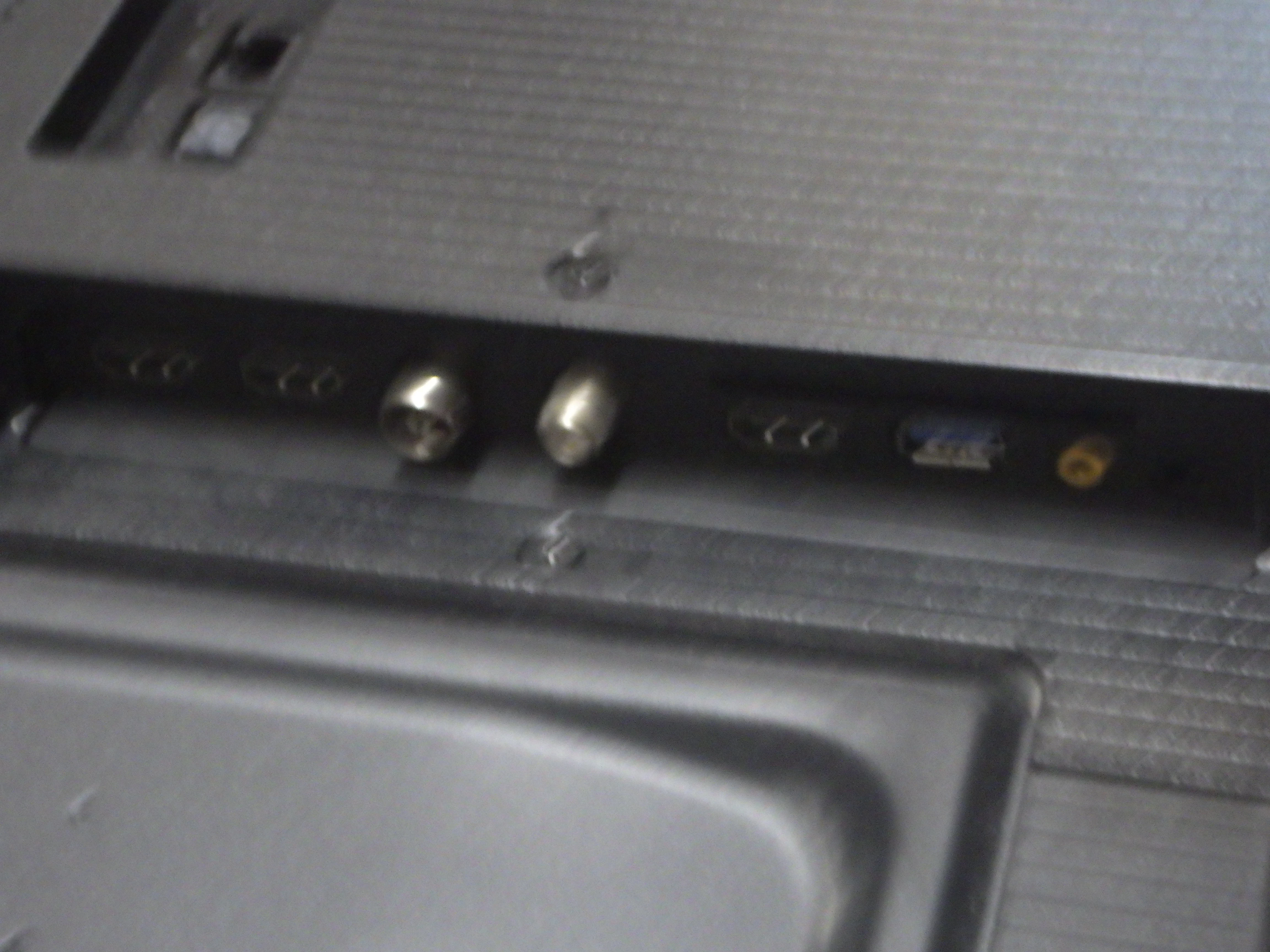 telewizor-tcl-50p735-komplet-format-hd-129294-1