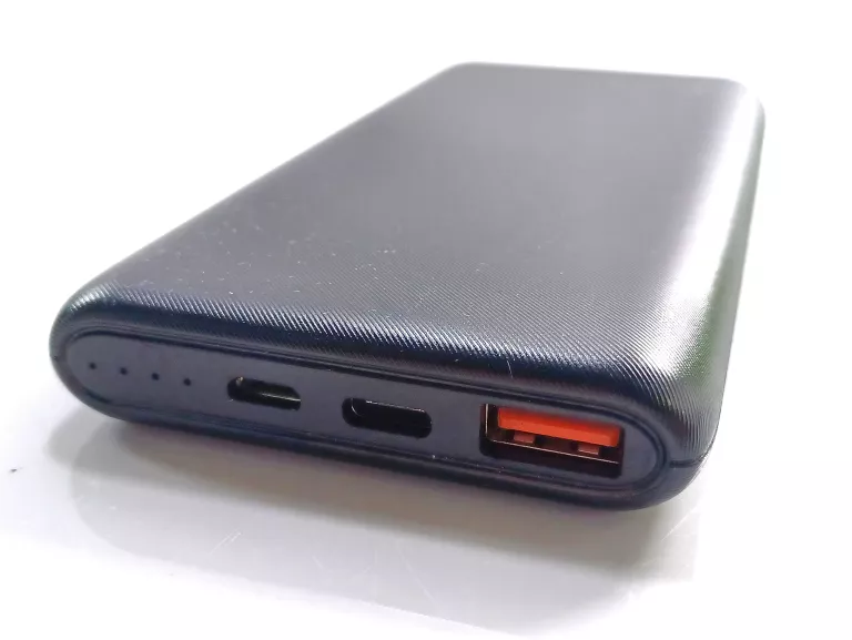 POWERBANK CZARNY 10000MAH 18W
