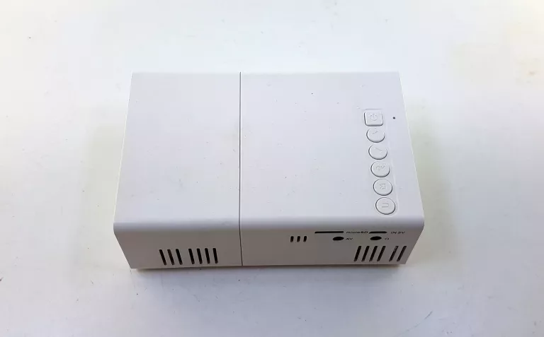 MINI PROJEKTOR MULTIMEDIALNY LED HD USB MICRO SD GŁOŚNIK 2W YG300