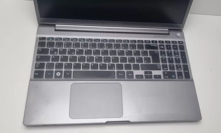 LAPTOP SAMSUNG NP700Z5A USZKODZONY