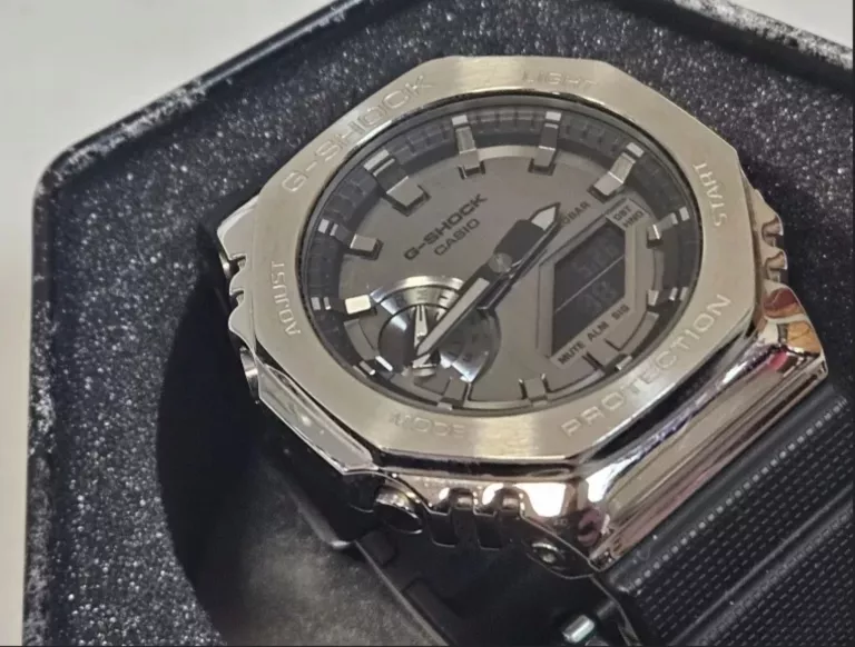 ZEGAREK CASIO G-SHOCK GM-2100-1AER