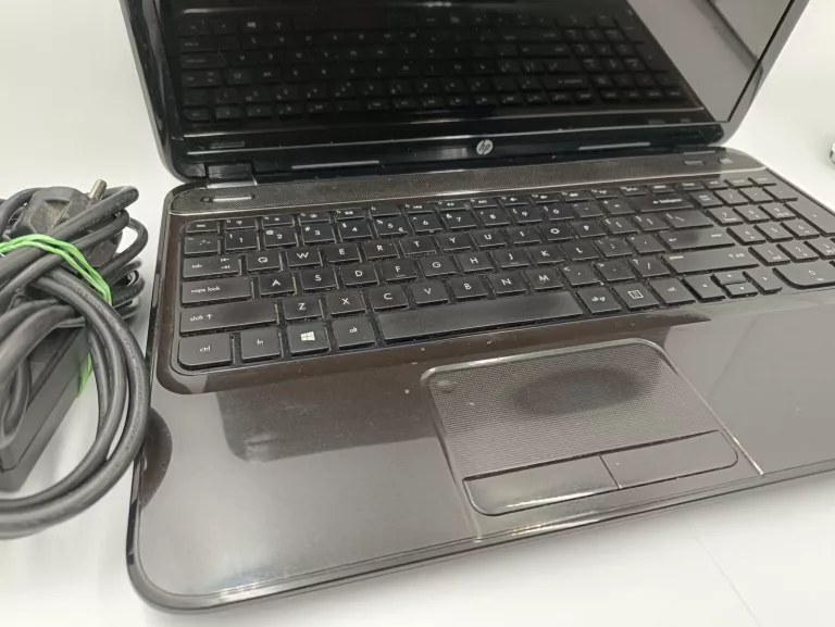 LAPTOP HP PAVILION G6 4GB/240 GB SSD I3 HD GRAPHICS 3000