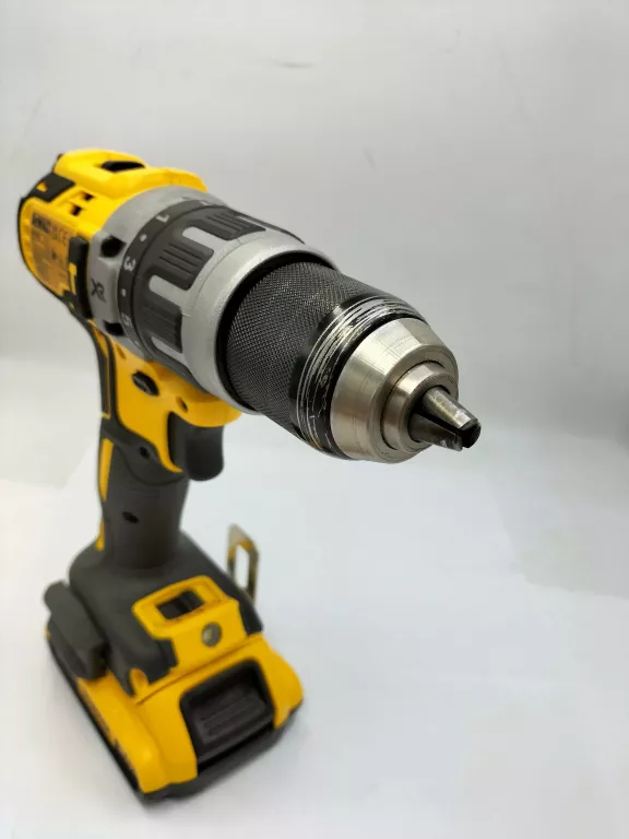 dewalt-dcd796-2x-aku-20ah-ladowarka-pojemnosc-akumulatora-000