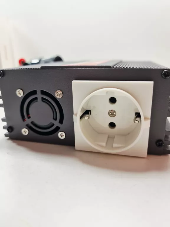 PRZETWORNICA SAMOCHODOWAN POWR INVERTER 3000