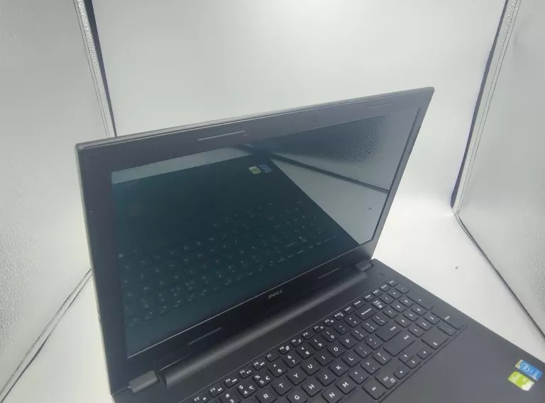 LAPTOP DELL INSPIRON 15