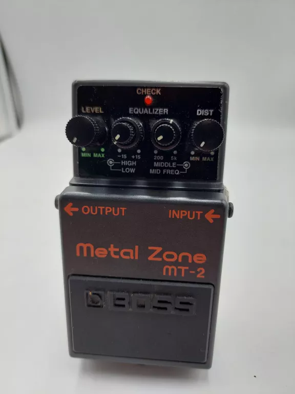EFEKT GITAROWY BOSS METAL ZONE MT-2