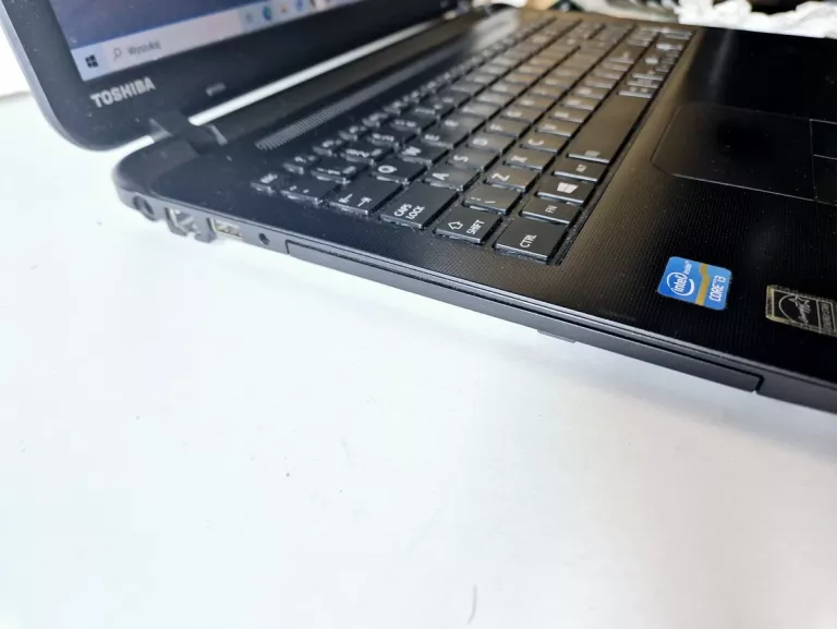 LAPTOP TOSHIBA SATELLITE C50-B-10P 249GB/8GB/INTEL CORE I3 + ZASILACZ