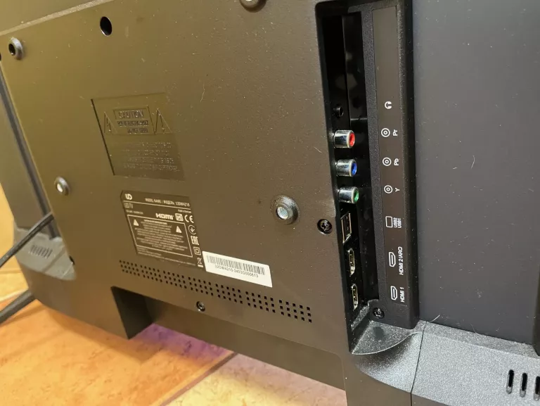TELEWIZOR UD 32DW4210 + KABEL + PILOT