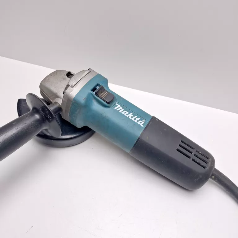 SZLIFIERKA KĄTOWA MAKITA 9558 840 W