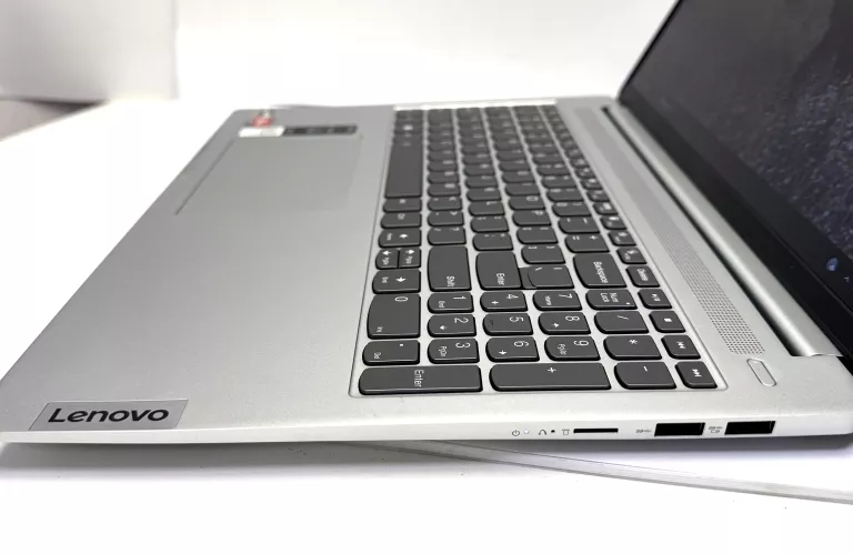 LAPTOP LENOVO IDEAPAD SLIM 5 AMD R7 16 GB / 512 SSD /WIN11