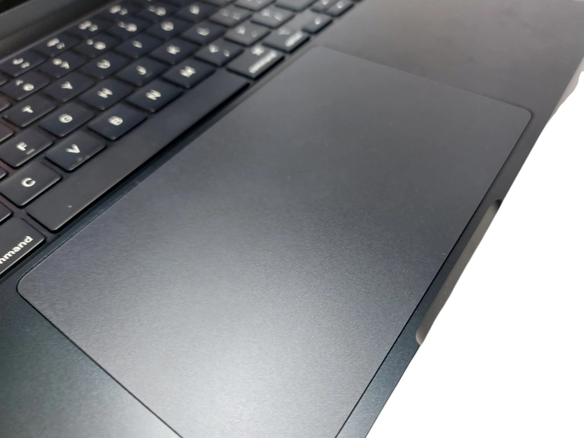laptop-macbook-air-m4-2025-153-gwarancja-do-16042026-typ-dysku-twardego-128550-2